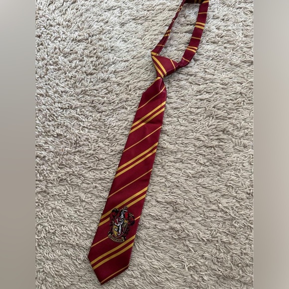 Harry Potter GRYFFINDOR  Halloween Adult Costume size Small - Picture 4 of 4
